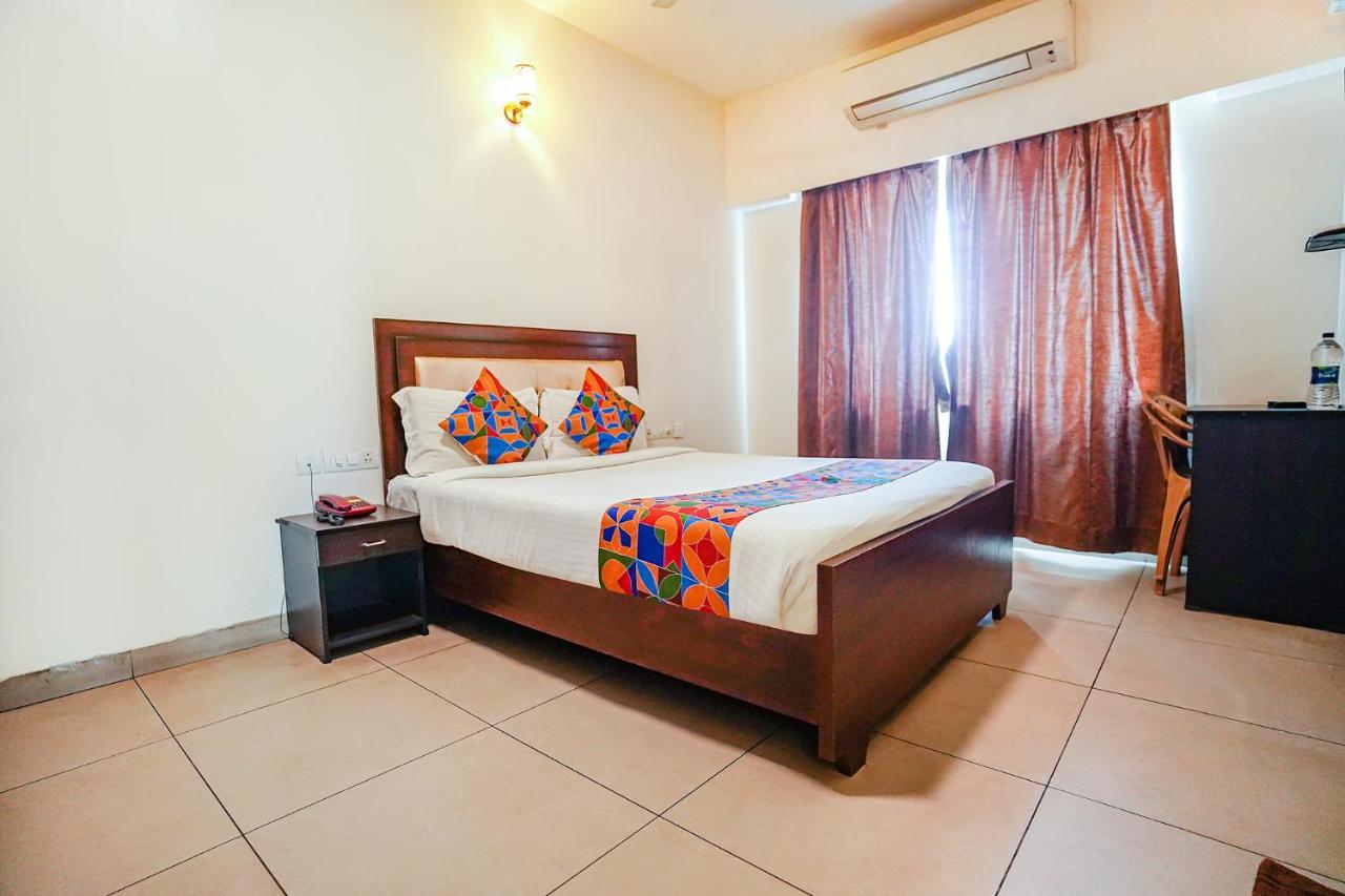צ'נאי Fabhotel Home Tree Service Apartment - Nr Anna Tower מראה חיצוני תמונה